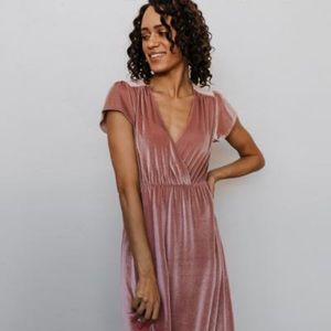 LIZA MAUVE VELVET MAXI DRESS